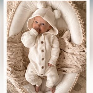 Luna & Luca Little B’s Baby Knit Outfit & Booties Beige